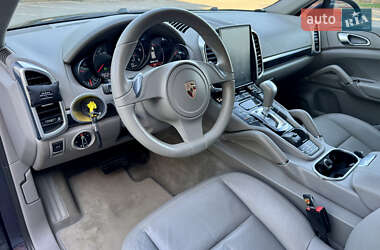 Внедорожник / Кроссовер Porsche Cayenne 2011 в 