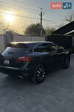Внедорожник / Кроссовер Porsche Cayenne 2013 в 