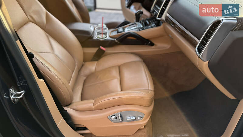 Внедорожник / Кроссовер Porsche Cayenne 2013 в Кропивницком