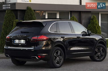 Позашляховик / Кросовер Porsche Cayenne 2012 в 