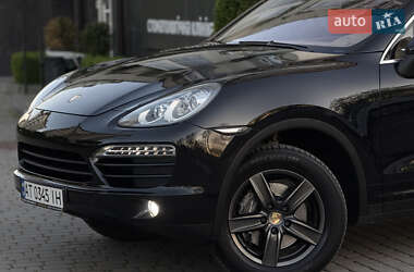 Позашляховик / Кросовер Porsche Cayenne 2012 в 