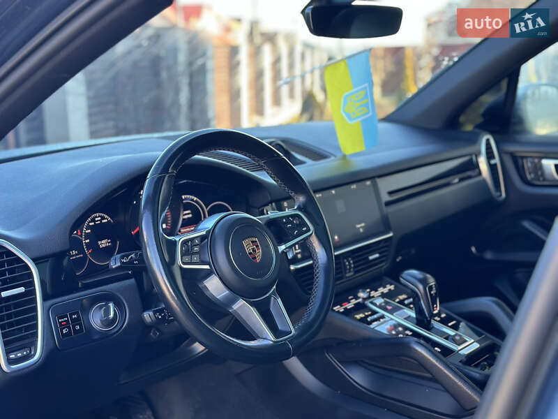 Внедорожник / Кроссовер Porsche Cayenne 2018 в Тернополе