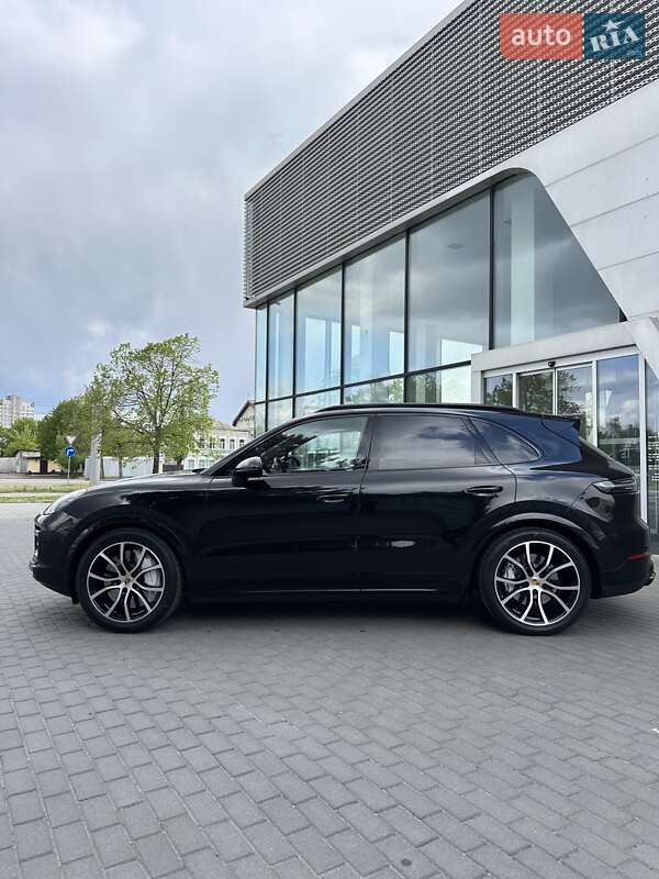 Внедорожник / Кроссовер Porsche Cayenne 2018 в Киеве