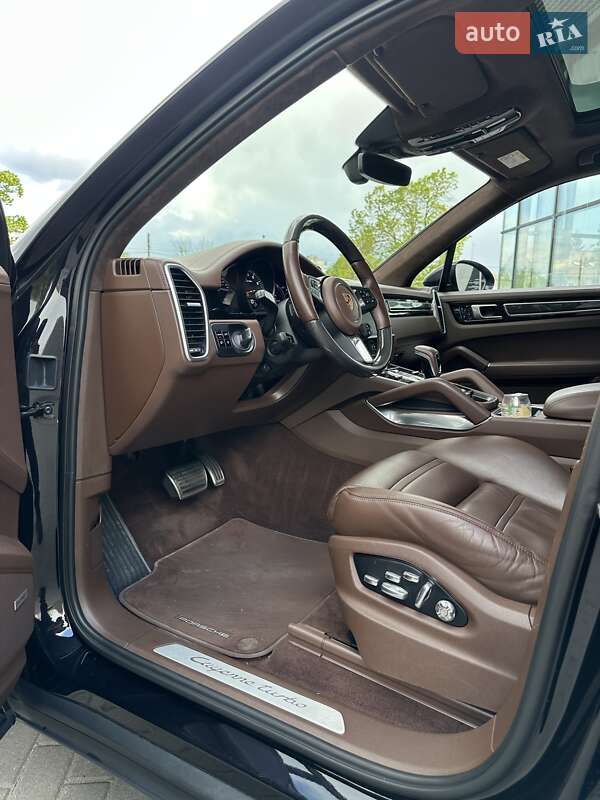 Внедорожник / Кроссовер Porsche Cayenne 2018 в Киеве
