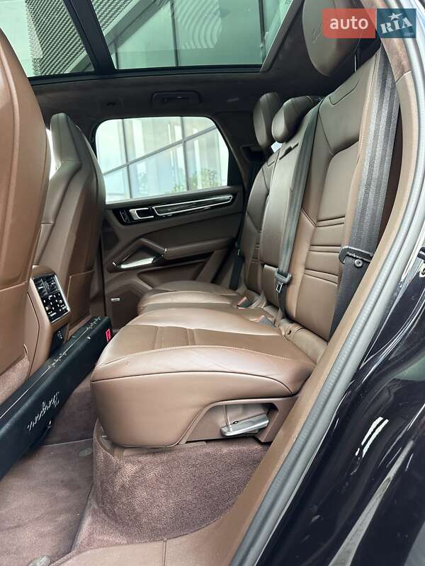 Внедорожник / Кроссовер Porsche Cayenne 2018 в Киеве