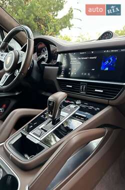 Позашляховик / Кросовер Porsche Cayenne 2018 в 