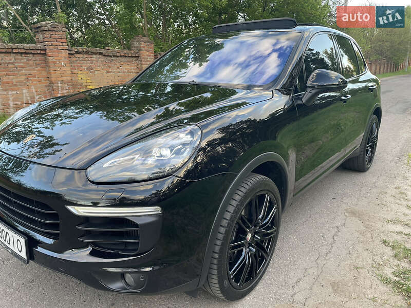 Внедорожник / Кроссовер Porsche Cayenne 2015 в Кременчуге