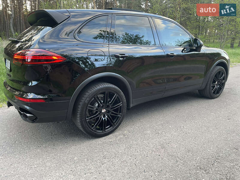 Внедорожник / Кроссовер Porsche Cayenne 2015 в Кременчуге