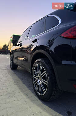 Позашляховик / Кросовер Porsche Cayenne 2010 в 
