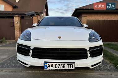 Внедорожник / Кроссовер Porsche Cayenne 2017 в 
