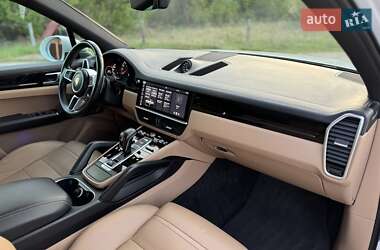 Внедорожник / Кроссовер Porsche Cayenne 2017 в 