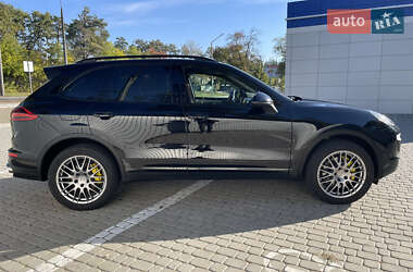 Внедорожник / Кроссовер Porsche Cayenne 2017 в 