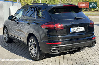 Внедорожник / Кроссовер Porsche Cayenne 2017 в 