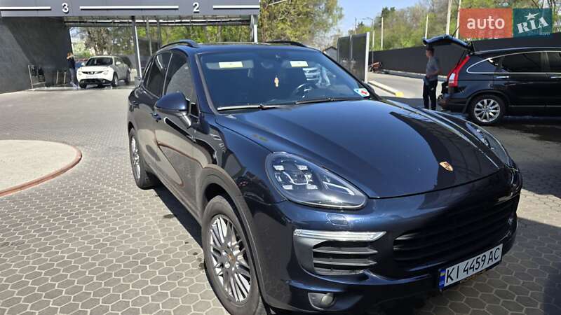Позашляховик / Кросовер Porsche Cayenne 2015 в Києві