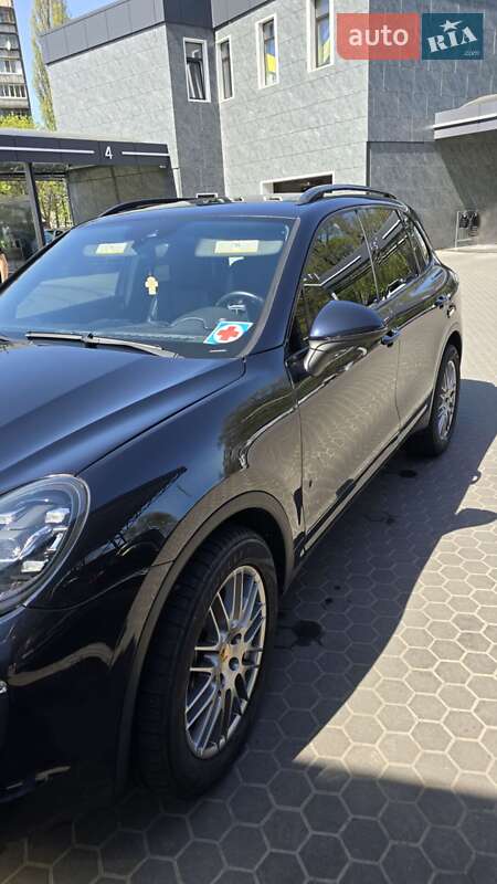 Позашляховик / Кросовер Porsche Cayenne 2015 в Києві