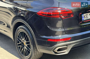 Внедорожник / Кроссовер Porsche Cayenne 2016 в 
