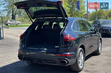 Внедорожник / Кроссовер Porsche Cayenne 2014 в 