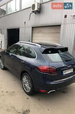 Внедорожник / Кроссовер Porsche Cayenne 2012 в 