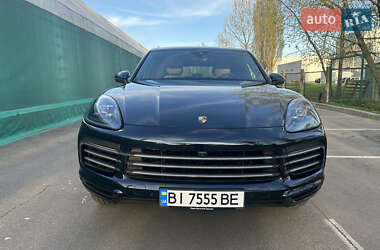Позашляховик / Кросовер Porsche Cayenne 2018 в 