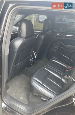 Позашляховик / Кросовер Porsche Cayenne 2010 в 