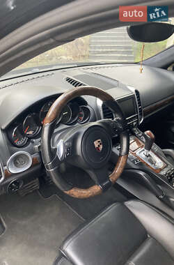 Позашляховик / Кросовер Porsche Cayenne 2010 в 