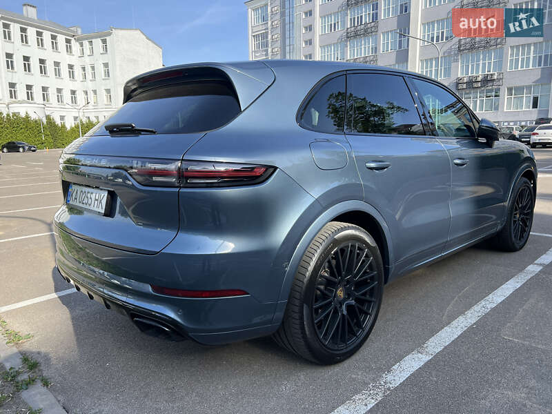 Внедорожник / Кроссовер Porsche Cayenne 2017 в Киеве