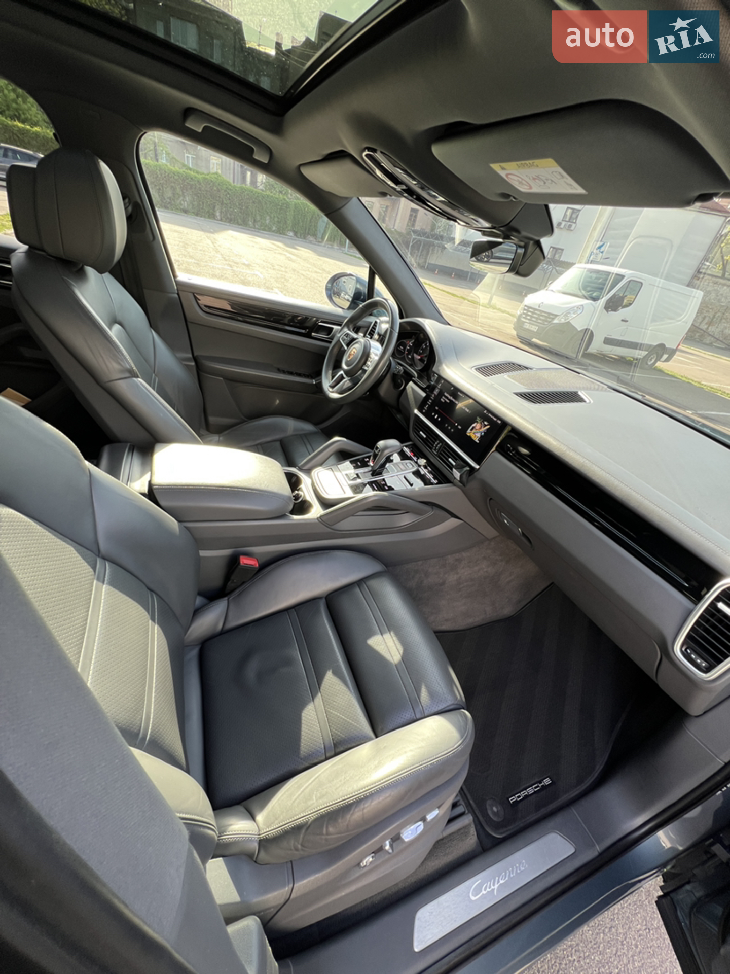 2017 Porsche Cayenne - мініатюра 17