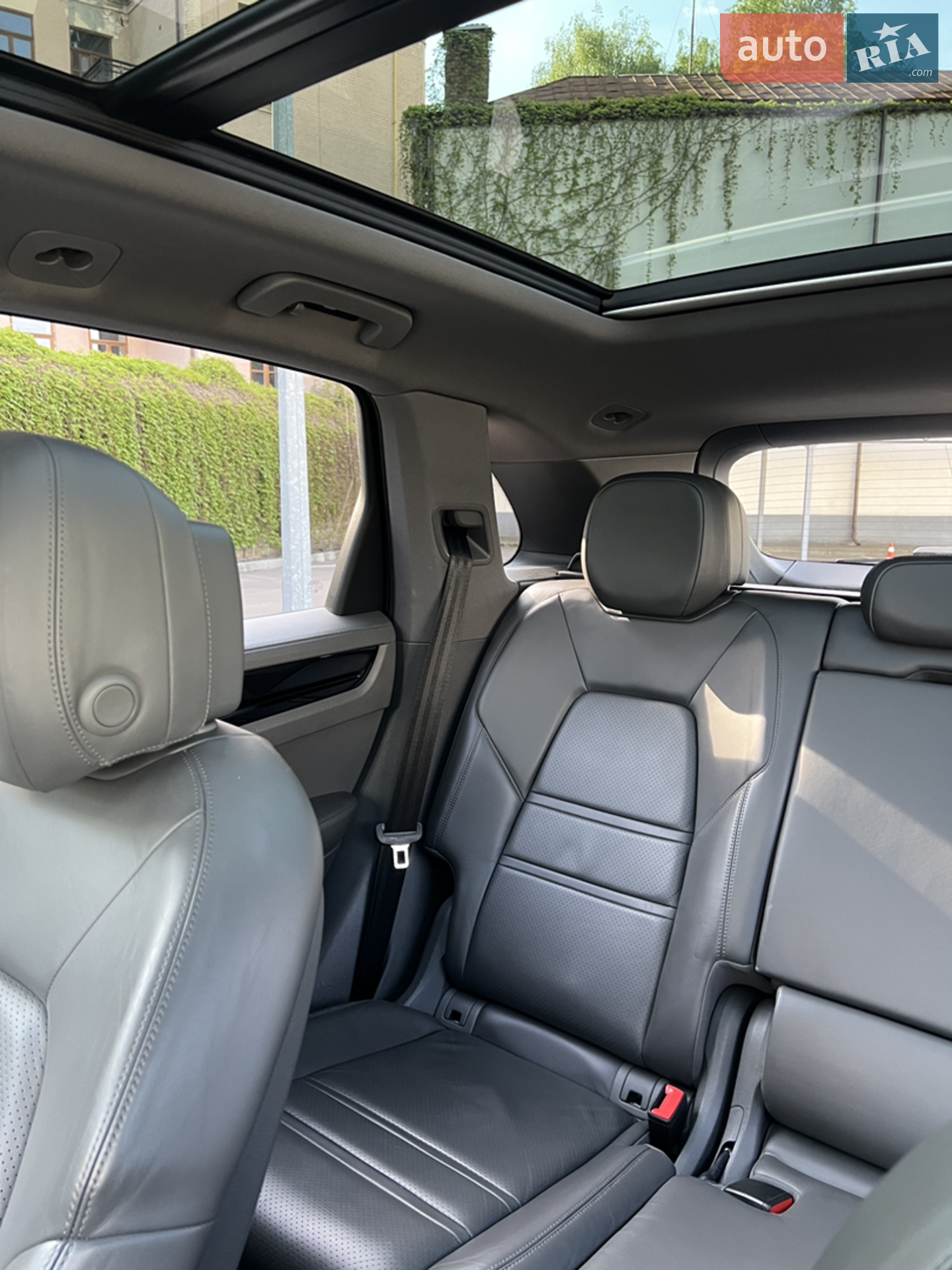 2017 Porsche Cayenne - мініатюра 31