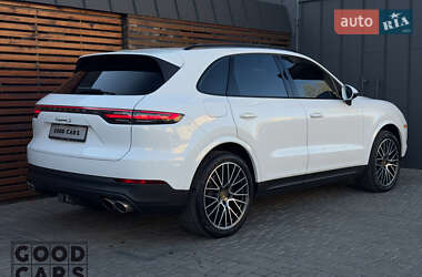 Внедорожник / Кроссовер Porsche Cayenne 2018 в 