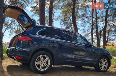 Внедорожник / Кроссовер Porsche Cayenne 2011 в 