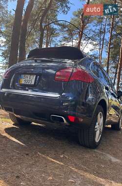 Внедорожник / Кроссовер Porsche Cayenne 2011 в 