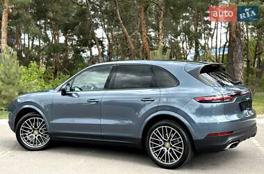 Внедорожник / Кроссовер Porsche Cayenne 2018 в 