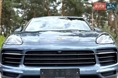 Внедорожник / Кроссовер Porsche Cayenne 2018 в 