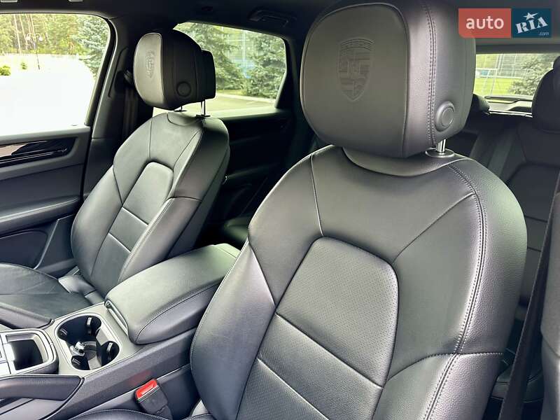 Внедорожник / Кроссовер Porsche Cayenne 2018 в Киеве