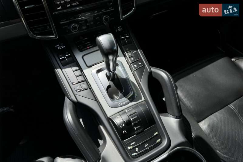 Позашляховик / Кросовер Porsche Cayenne 2010 в Одесі