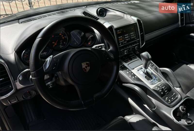 Позашляховик / Кросовер Porsche Cayenne 2010 в Одесі