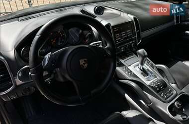 Внедорожник / Кроссовер Porsche Cayenne 2010 в 