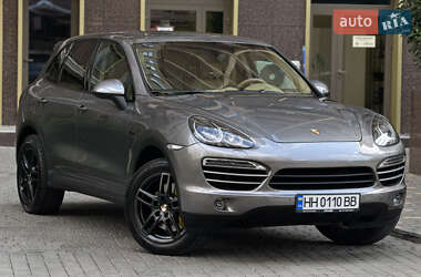 Позашляховик / Кросовер Porsche Cayenne 2013 в 