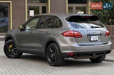 Позашляховик / Кросовер Porsche Cayenne 2013 в 
