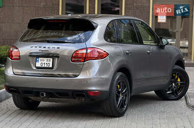 Позашляховик / Кросовер Porsche Cayenne 2013 в 