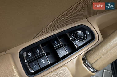 Позашляховик / Кросовер Porsche Cayenne 2013 в 