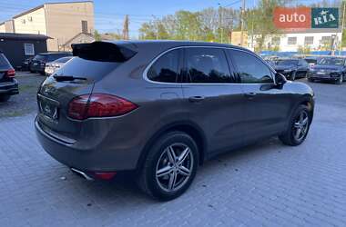 Позашляховик / Кросовер Porsche Cayenne 2012 в 