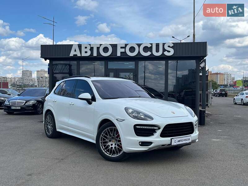 Внедорожник / Кроссовер Porsche Cayenne 2013 в Киеве