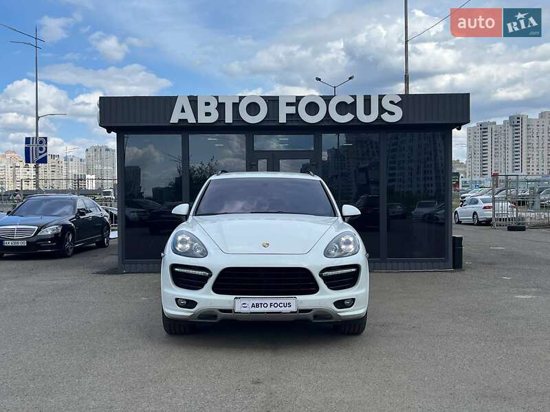 Внедорожник / Кроссовер Porsche Cayenne 2013 в Киеве
