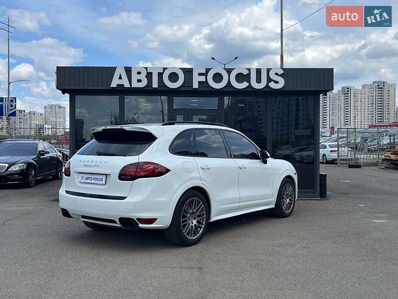 Внедорожник / Кроссовер Porsche Cayenne 2013 в Киеве