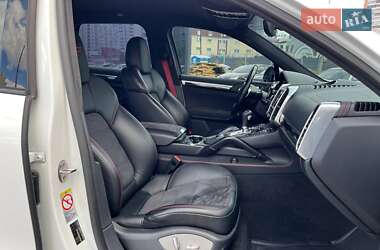 Внедорожник / Кроссовер Porsche Cayenne 2013 в 
