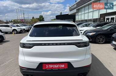 Позашляховик / Кросовер Porsche Cayenne 2019 в 