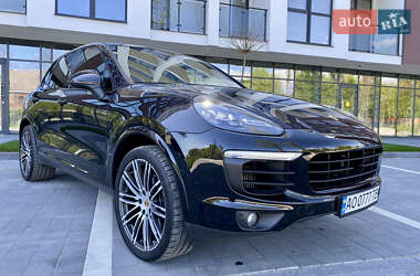 Позашляховик / Кросовер Porsche Cayenne 2016 в 