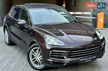 Позашляховик / Кросовер Porsche Cayenne 2018 в 