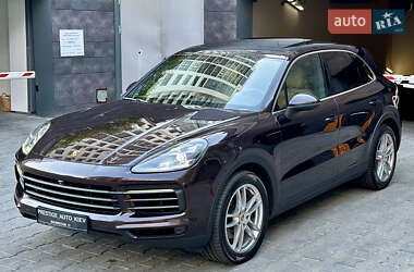 Позашляховик / Кросовер Porsche Cayenne 2018 в 